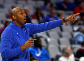 Penny Hardaway build - Penny coaching a game