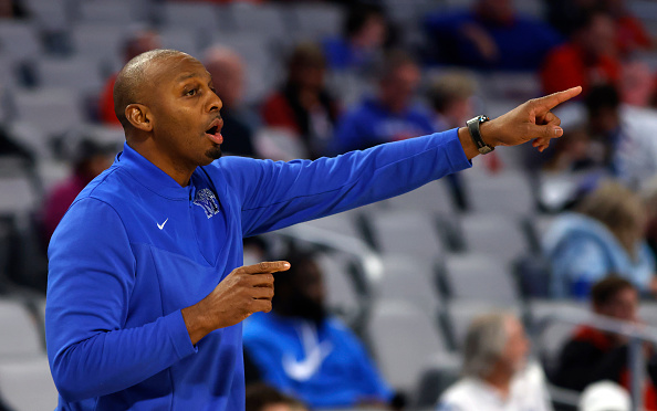 Penny Hardaway build - Penny coaching a game