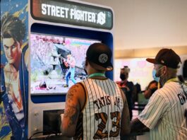 Fans play games at Twitch convention